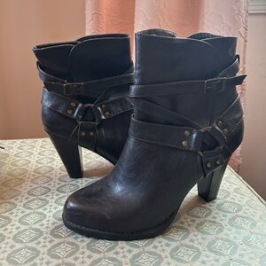 Black Heeled Boots for Women